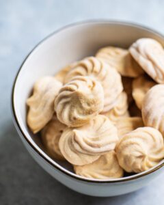 Peanut-Butter-Frozen-Yogurt-Dots-016.jpg