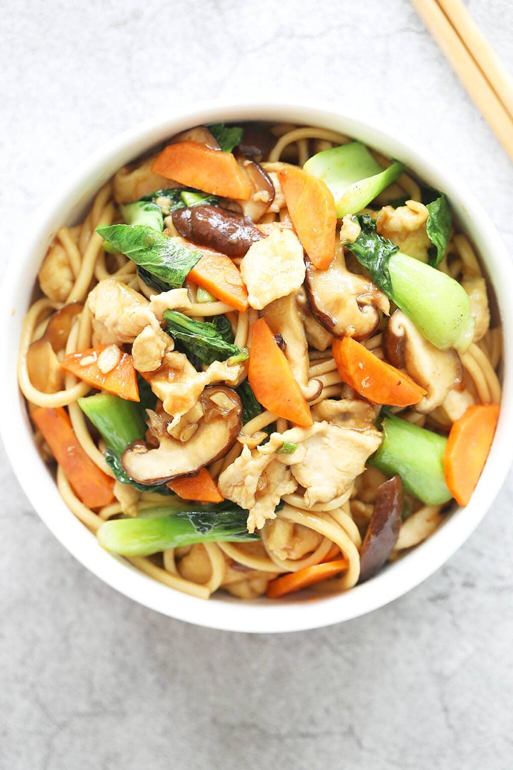 Vištiena Lo Mein (autentiškiausias receptas)