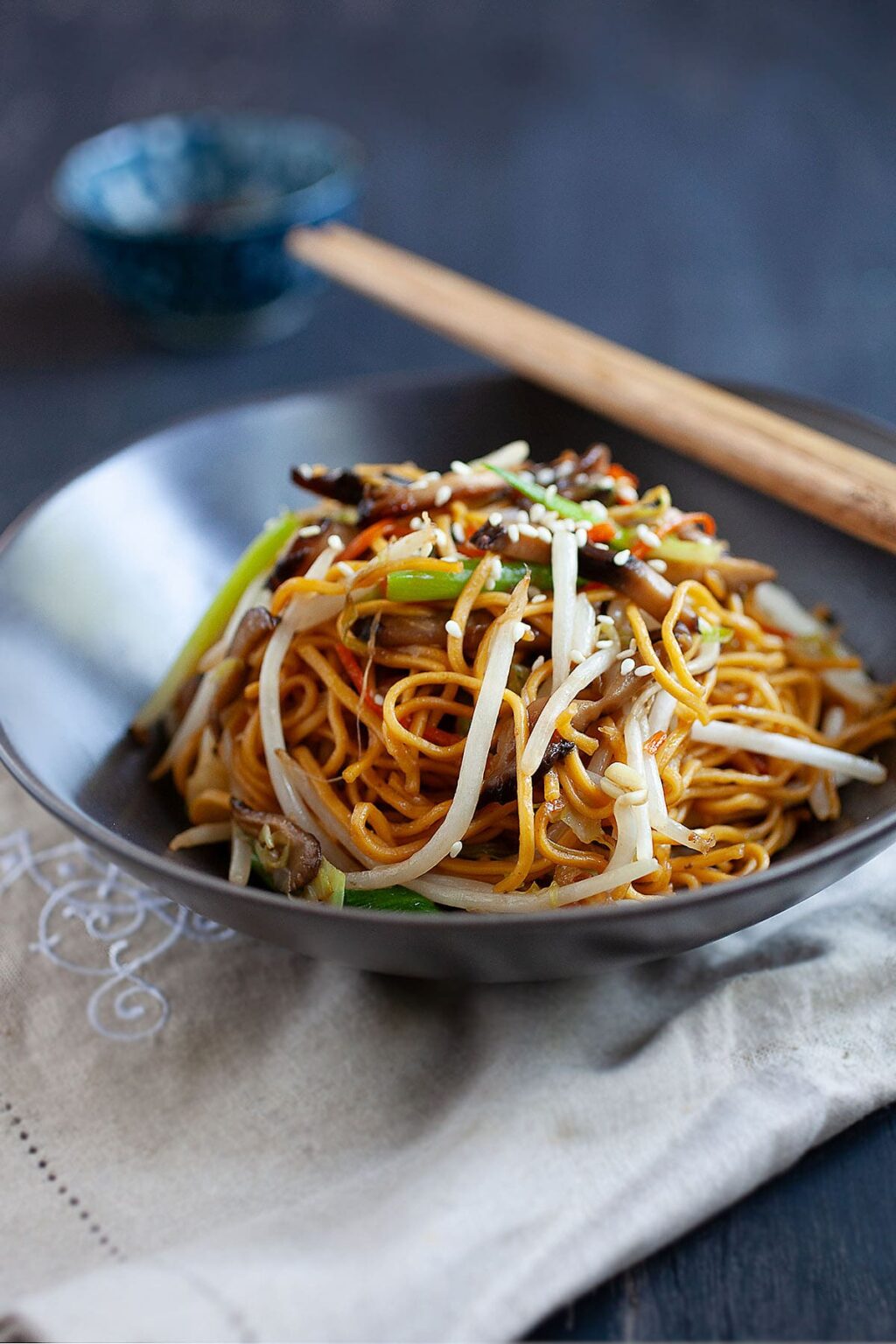 Daržovių čiau meinas (Kinijos veganams tinkamas receptas!)