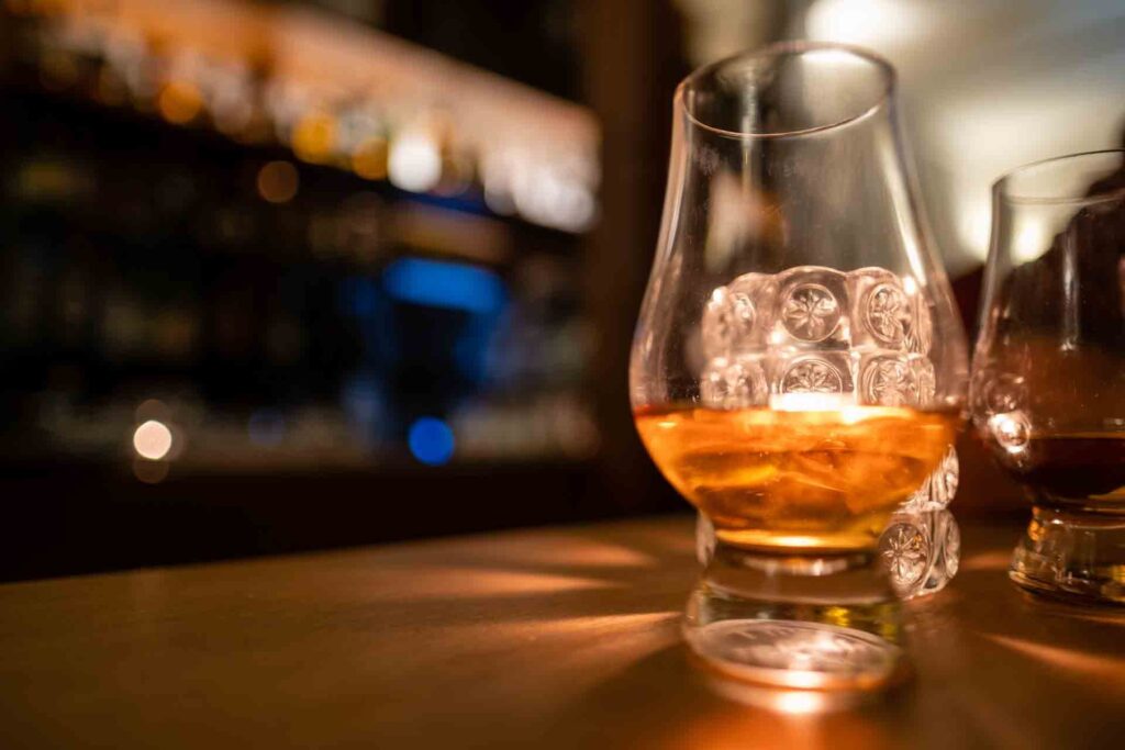 10 geriausių viskio degustacijos patirčių Edinburge