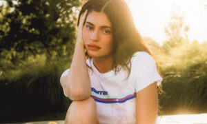 Kylie Jenner „Sprinter Vodka Soda“ pirmasis vienkartinis pakuotė: Peach!