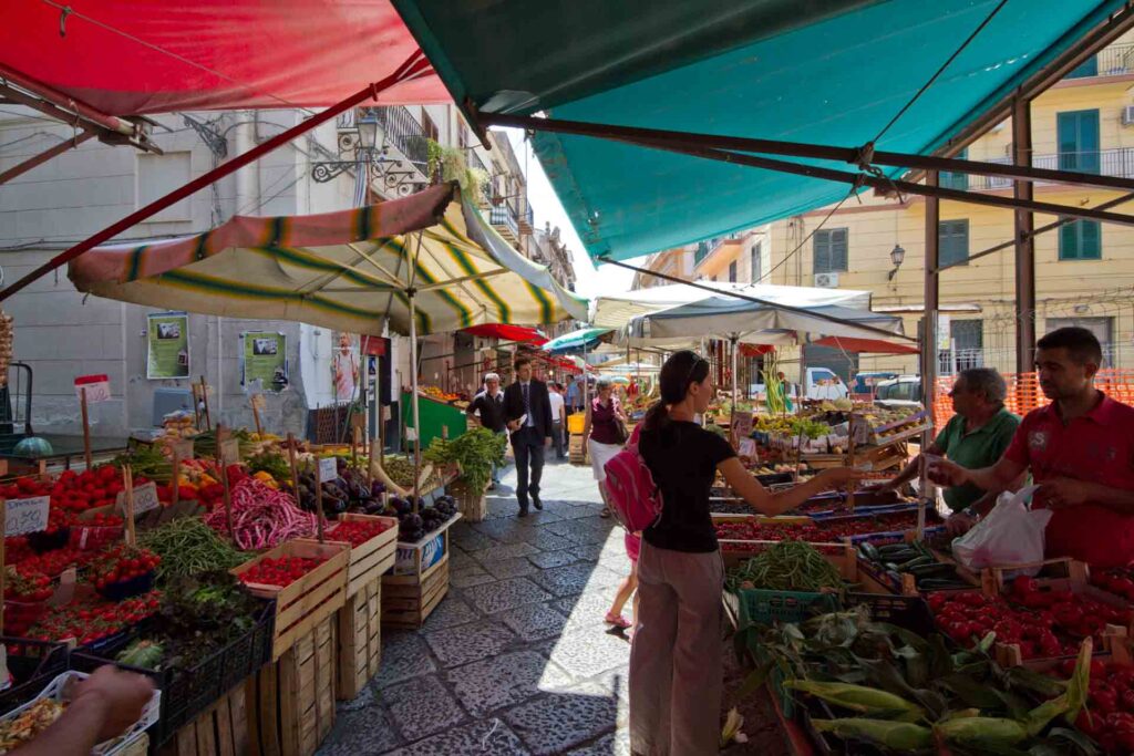 Pasivaikščiojimas per „La Vucciria“ rinką: „Palermo“ istorinė rinka